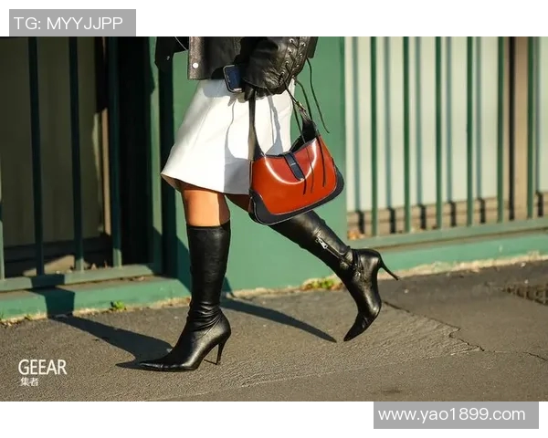 冬季时尚指南足球明星女神的穿搭灵感与搭配技巧分享